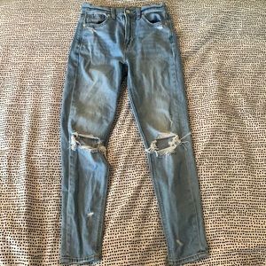 American Eagle Ripped Mom Jeans (size 00R)